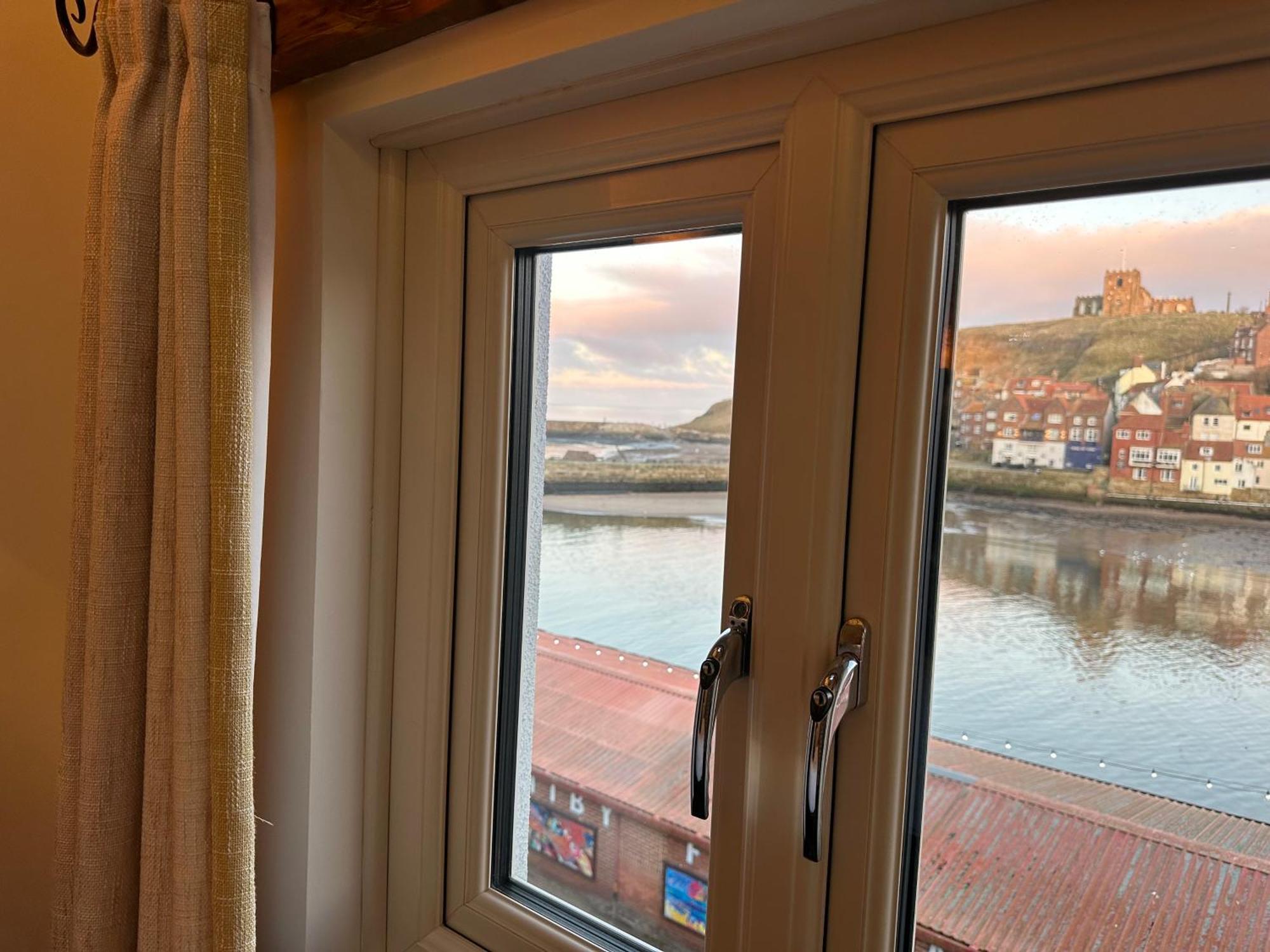 Harrys Lounge Bed & Breakfast 4*