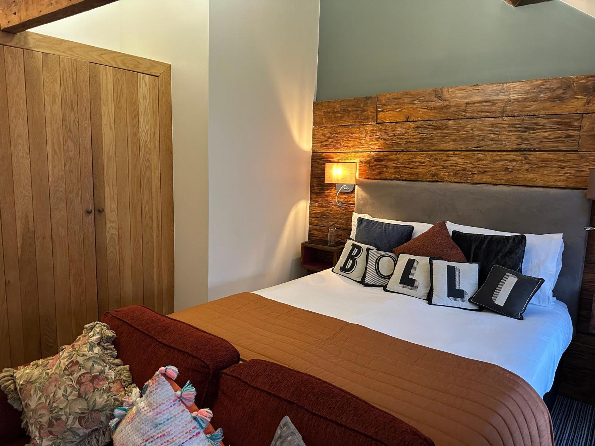 Harrys Lounge 4* Whitby