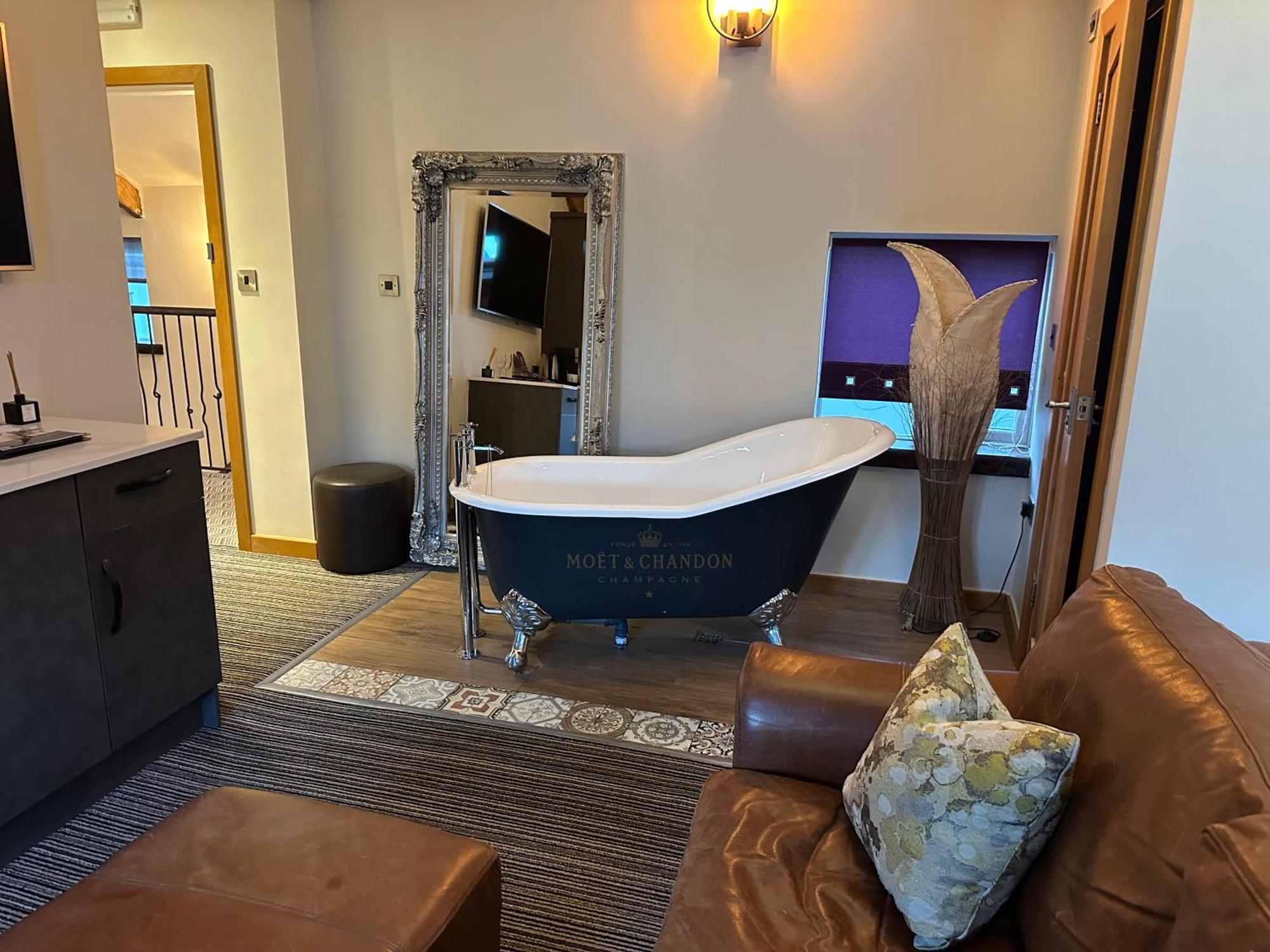 Harrys Lounge Bed & Breakfast 4*