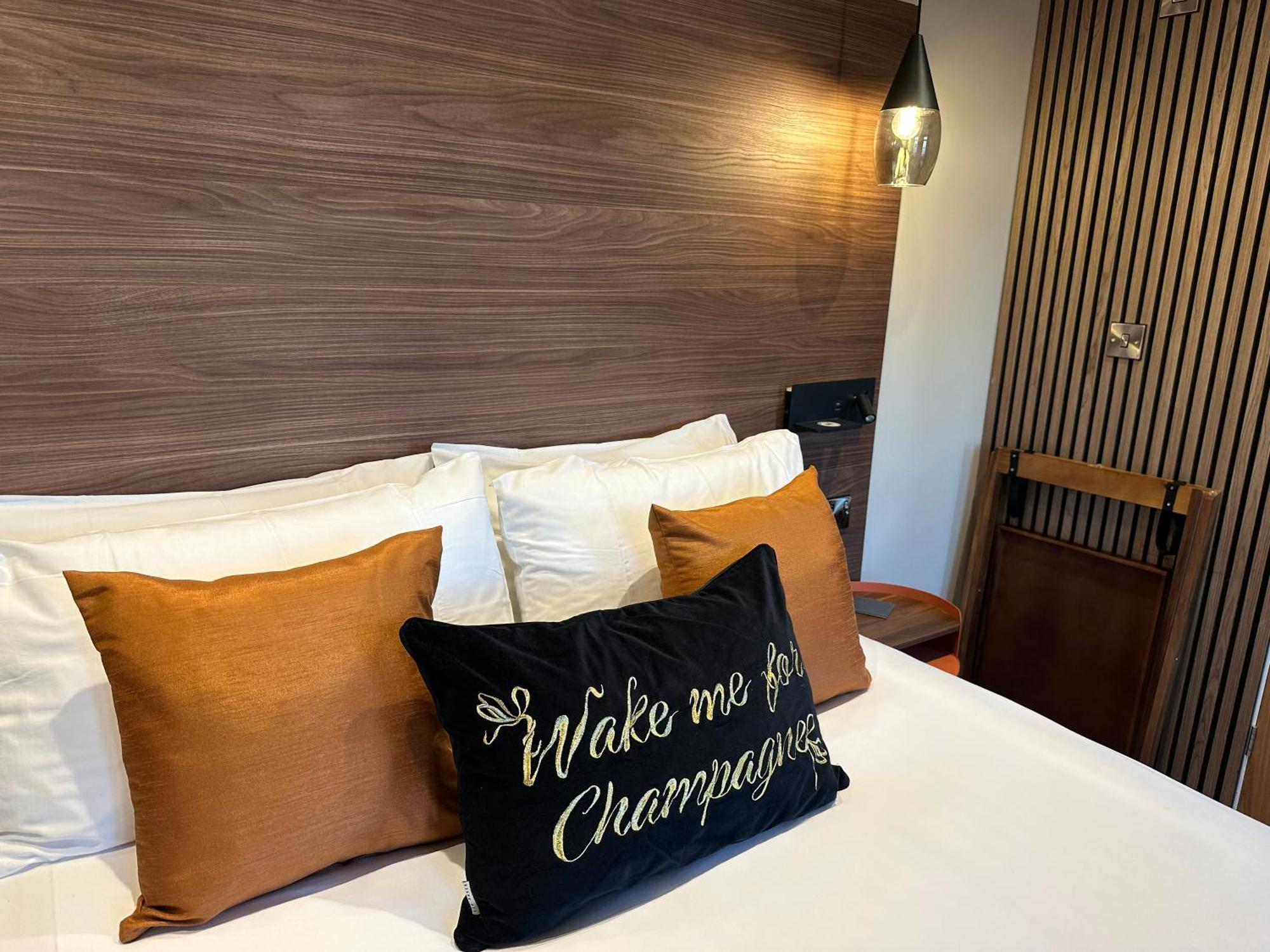 Harrys Lounge Bed & Breakfast Whitby